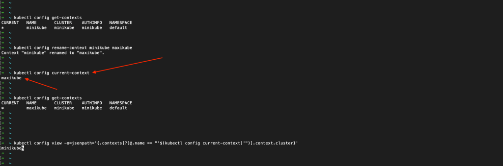 Two red pointers that indicate that the k8s config current-context has the value "maxikube".